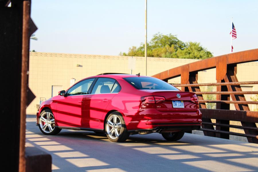  Volkswagen Jetta GLI (Typ 1B) 2015 года  (NA) (фото 14 из 40)
